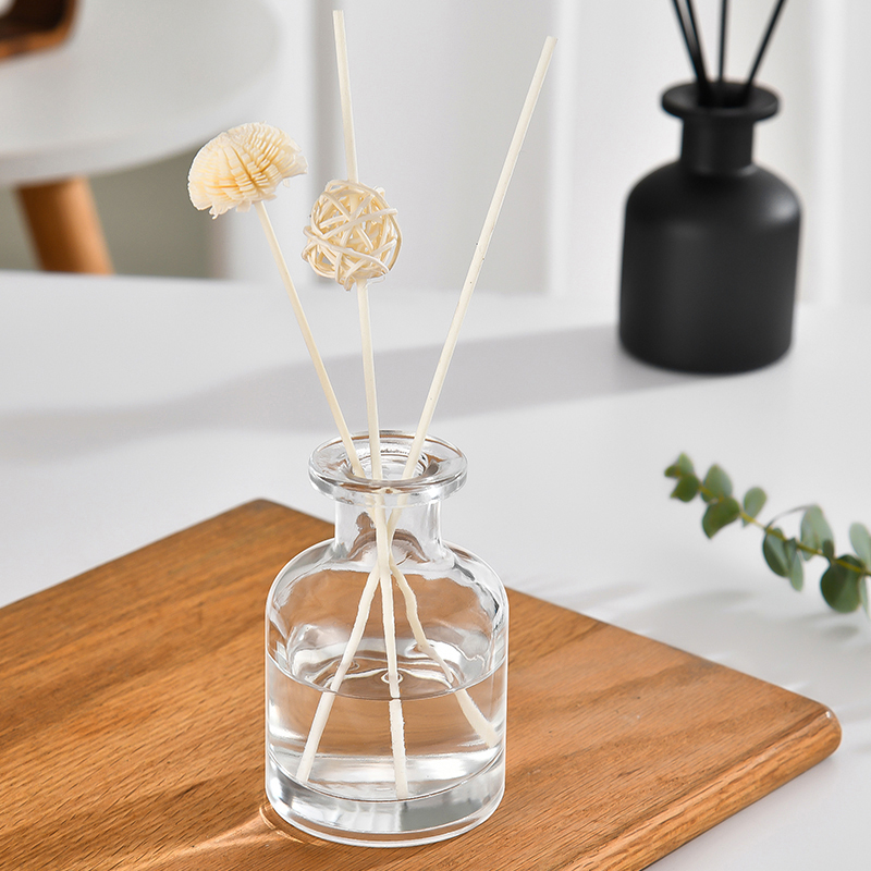 Nouveau diffuseur de parfum d' - Home Fragrance Glade avis et prix