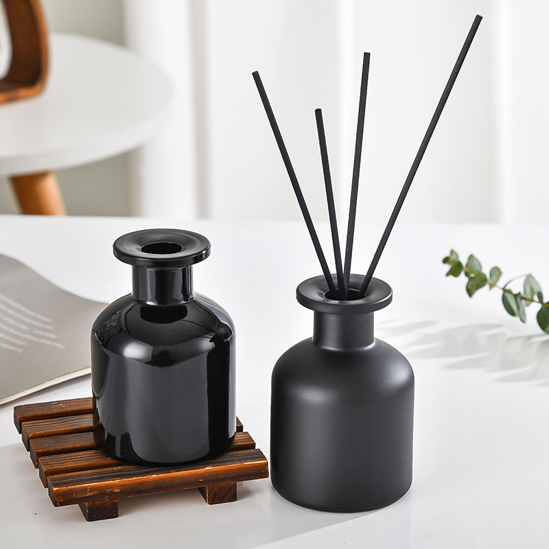 Nouveau diffuseur de parfum d' - Home Fragrance Glade avis et prix